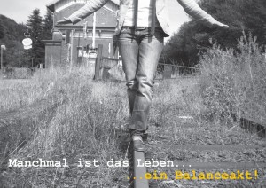 Neben vielem Schönen und Gelingen bedeutet Leben auch, in Konflikte zu geraten, Unzufriedenheit zu erleben und Verluste hinnehmen zu müssen. Darüber geraten Frauen leicht in Störungen mit sich selbst, mit ihren Idealen, Selbstbildern und mit ihren unterschiedlichsten Beziehungen. In einer psychosozialen Beratung können diese Konflikte begleitet und bearbeitet werden. So können neue Sichtweisen, Lösungen und Haltungen entwickelt werden, die das Leben wieder in das Gleichgewicht bringen.